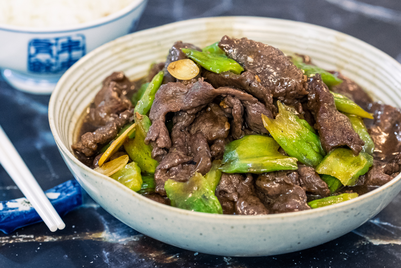 Stir Fry Beef in Black Bean Sauce with Bitter Melon (豉汁牛肉炒苦瓜)