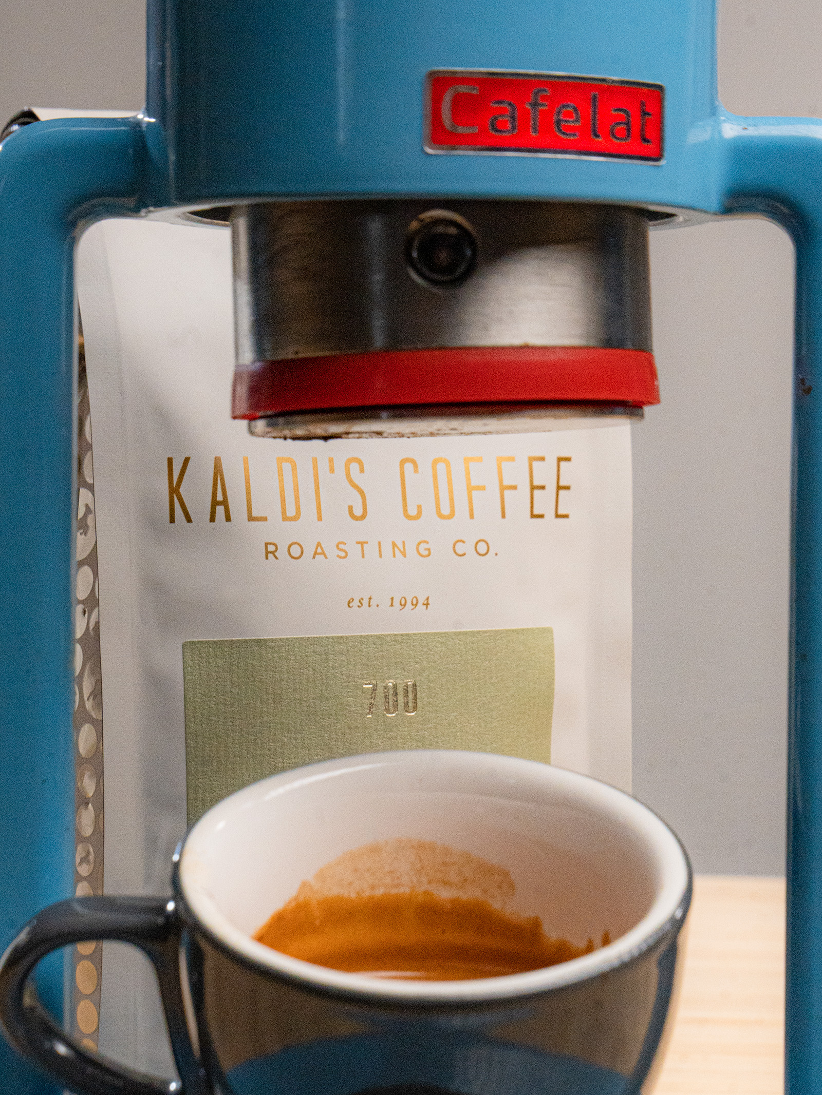 Cafelat Robot: Declining Pressure Espresso Recipe – Kaldi's Coffee