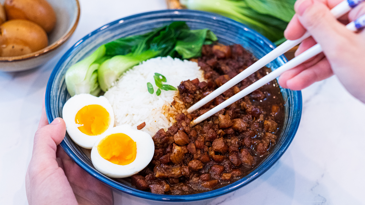 Taiwanese Braised Pork Belly Recipe (Lu Rou Fan 卤肉饭)