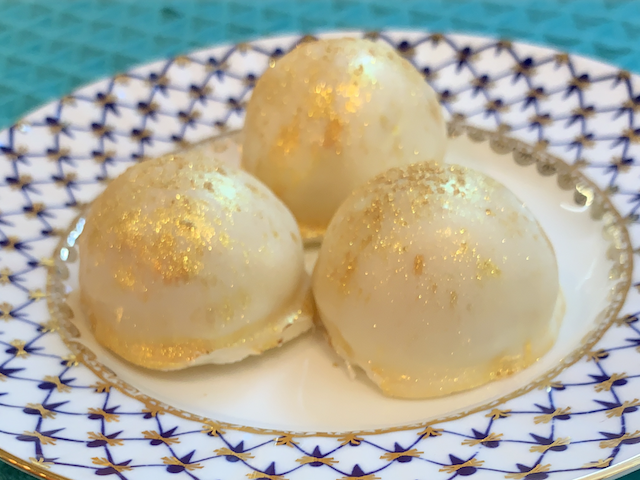 Decadent White Chocolate Truffles in 6 Easy Steps