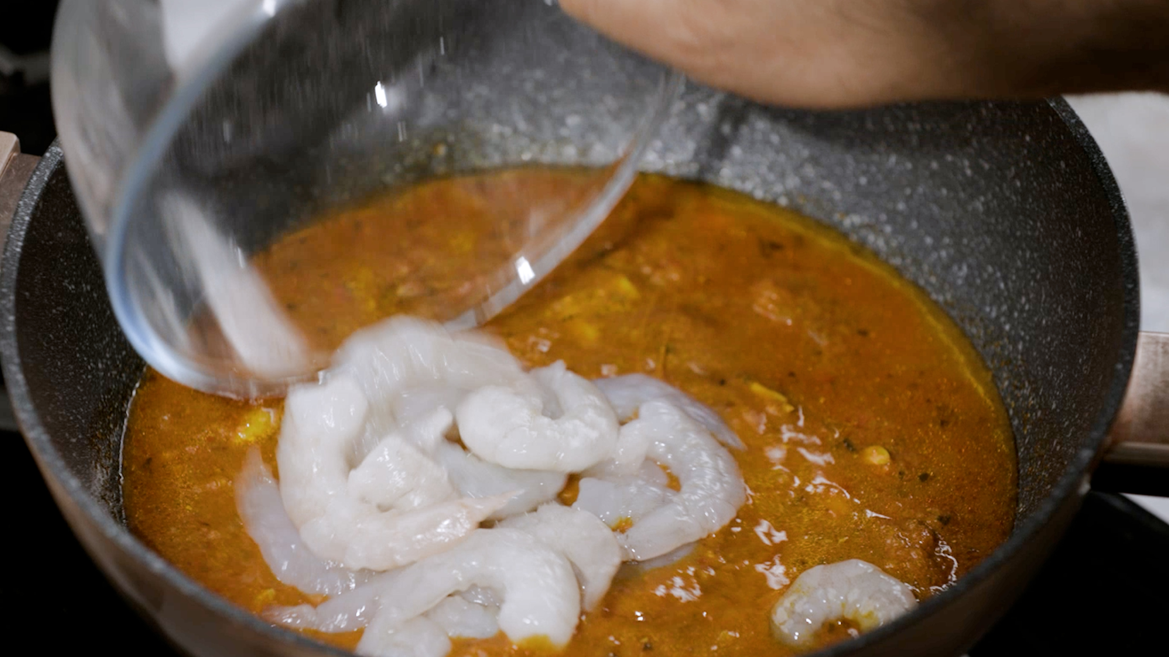 Image of Add the prawns