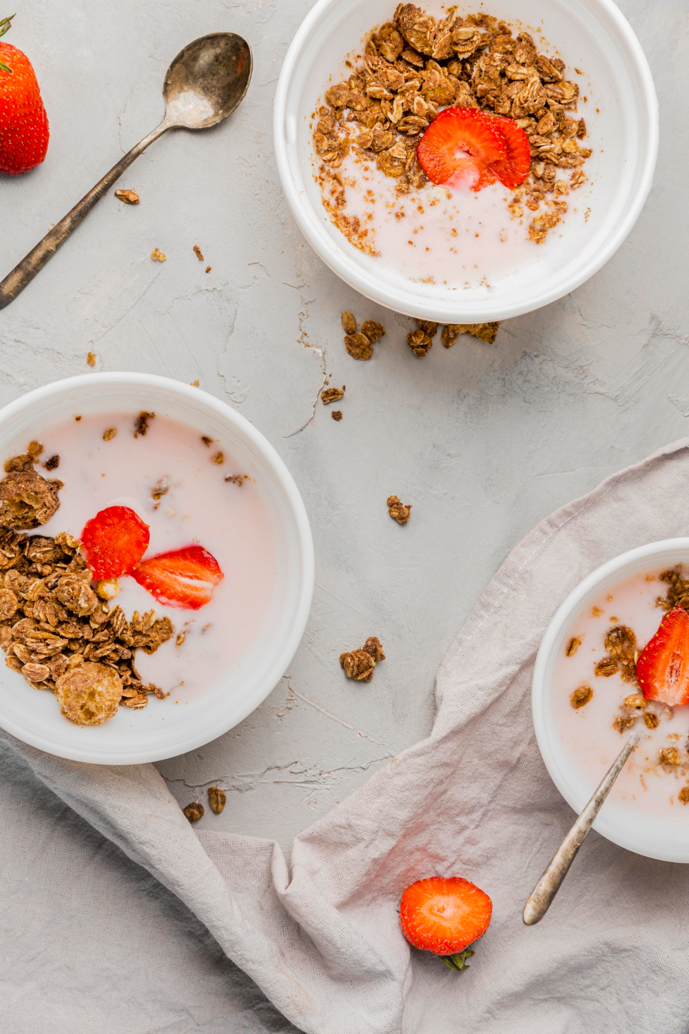 Muesli with strawberry yoghurt