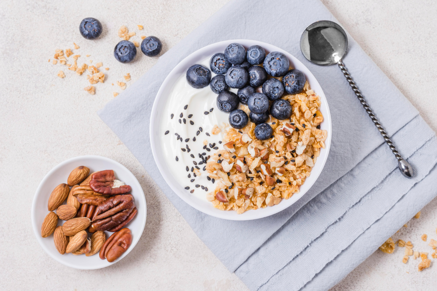 muesli with blueberries