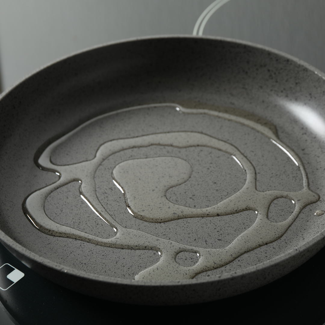Image of Heat oil on medium pan for 1 minute
