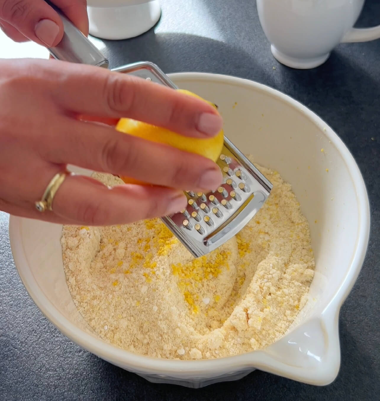 Image of In a bowl, mix the ground almonds, flour, powdered sugar,...