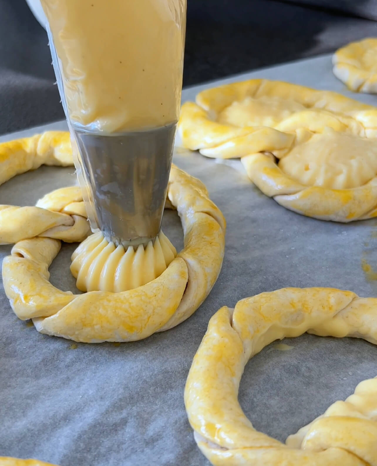 Image of Fill pretzel cavities with vanilla pudding.