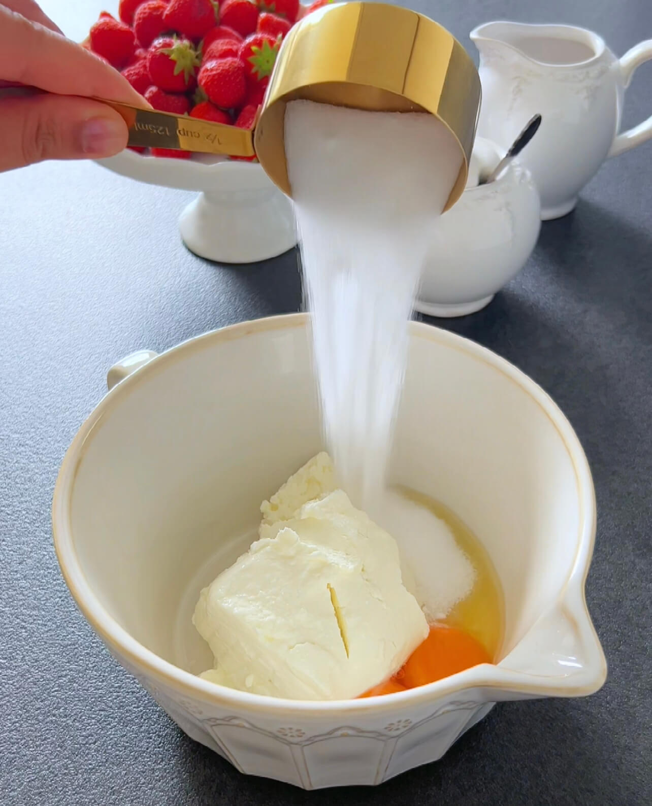 Image of In a bowl, mix the quark (or cream cheese), sugar,...