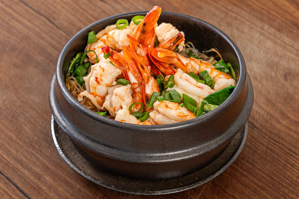 Stone pot prawn vermicelli