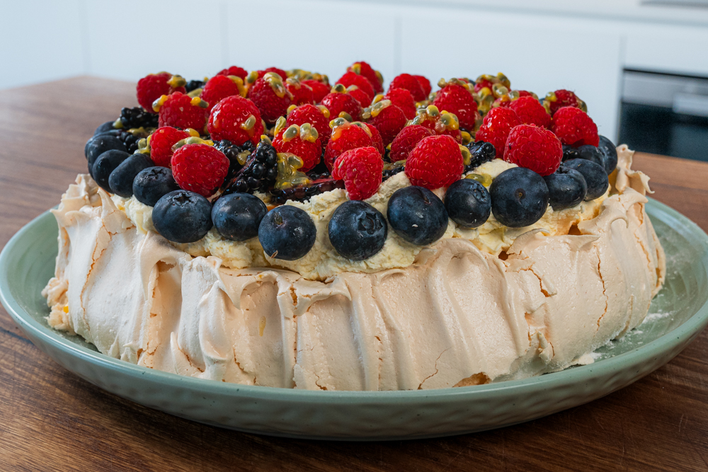Kiwi pavlova