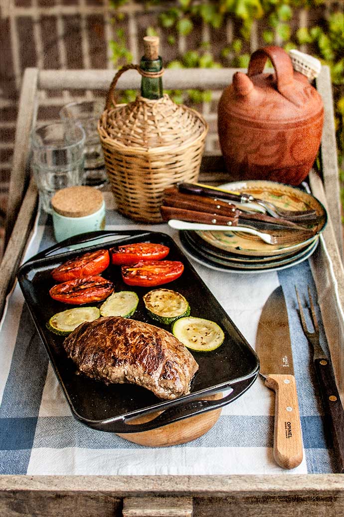 Iberische Presa aus der grillpfanne mit Gemüse
