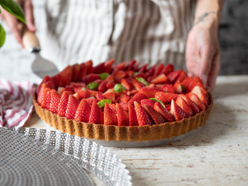 Tarte de morangos e manjericão