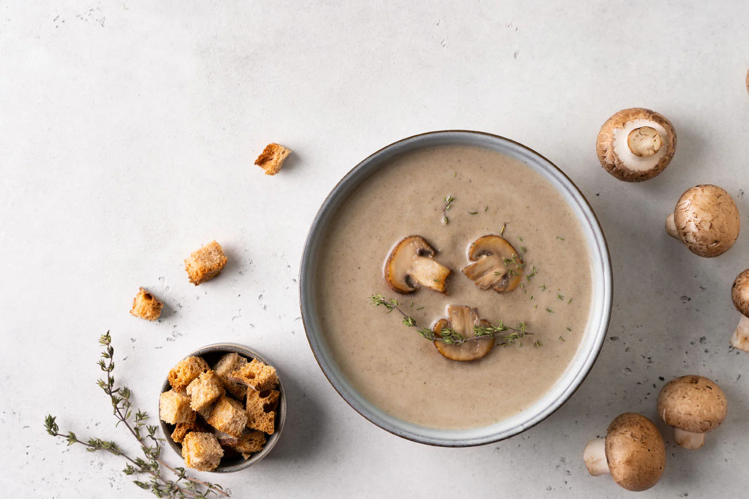 Crème de champignons classique en cocotte