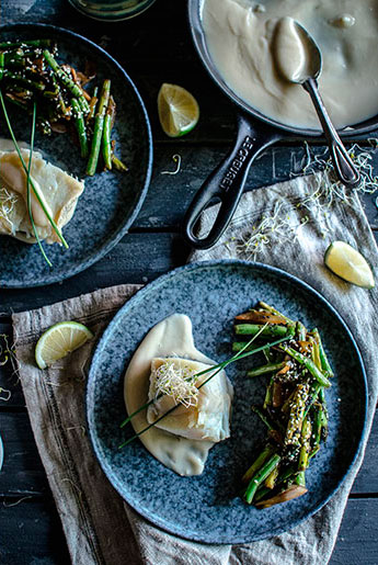 Steamed cod with lemon sauce