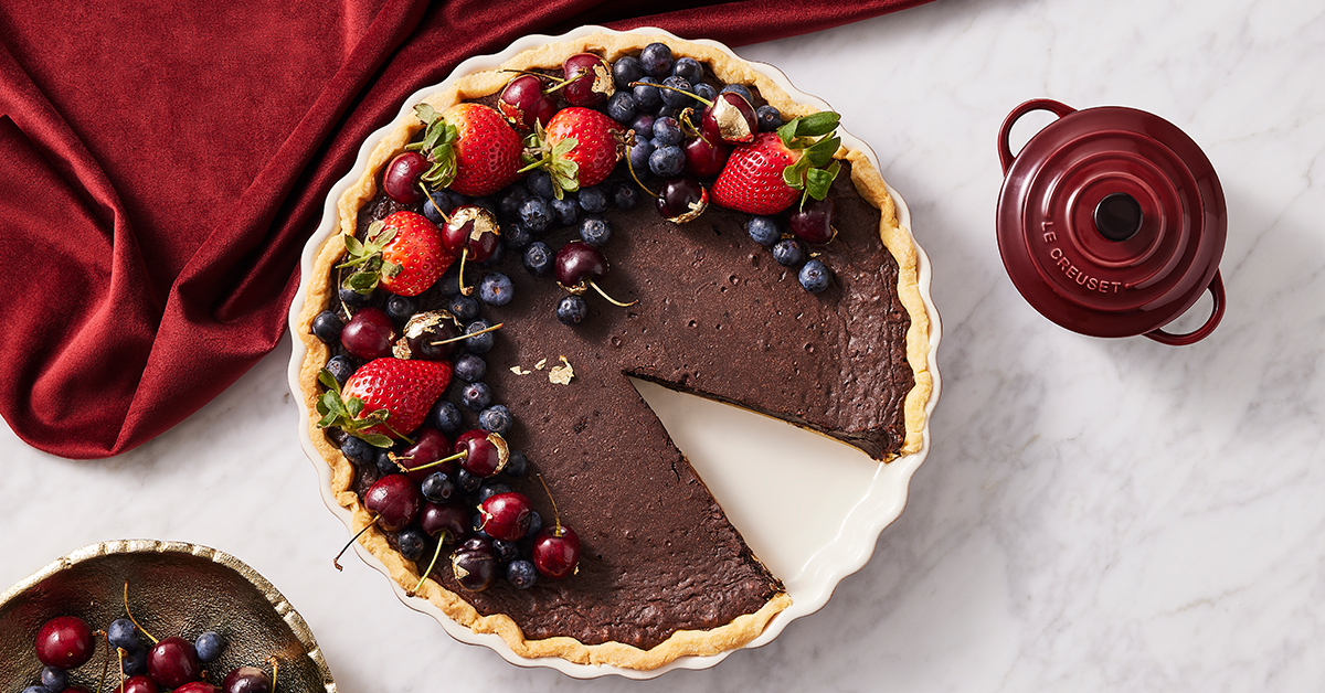 Crostata di pasta frolla ripiena di cioccolato extra cremoso