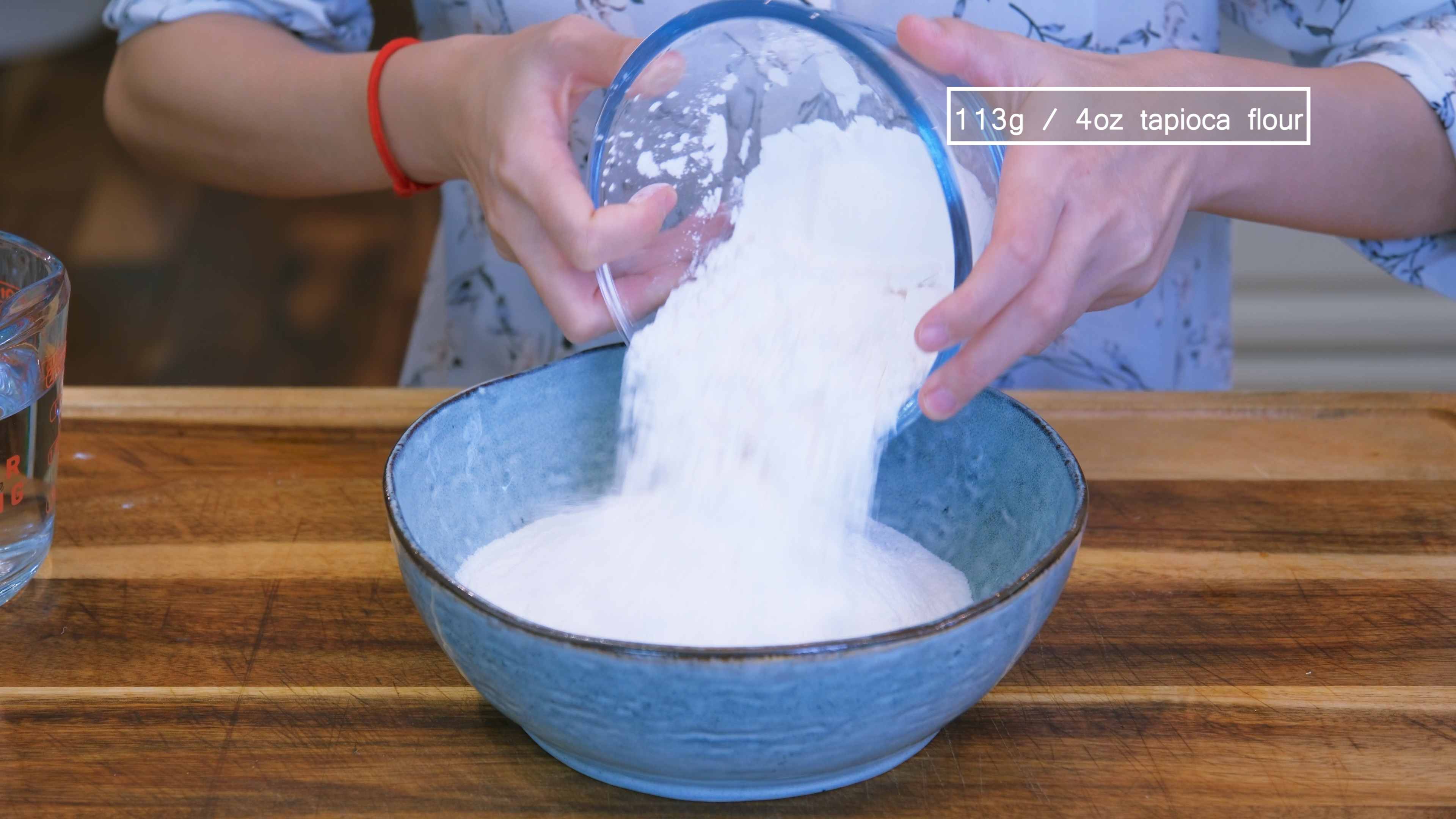 Image of In a bowl, thoroughly combine rice flour and tapioca flour. 