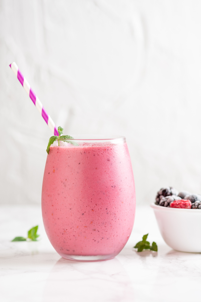Red fruits smoothie with flaxseed