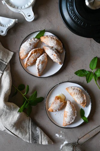 Empadas de creme pasteleiro