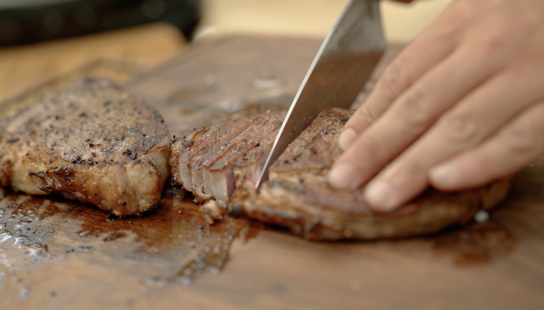 Image of Slice the rib eye into thin slices.