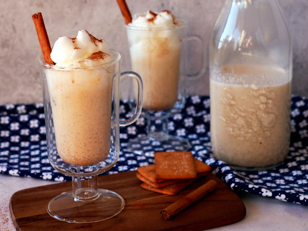 Eggnog, egg punch, or Christmas punch