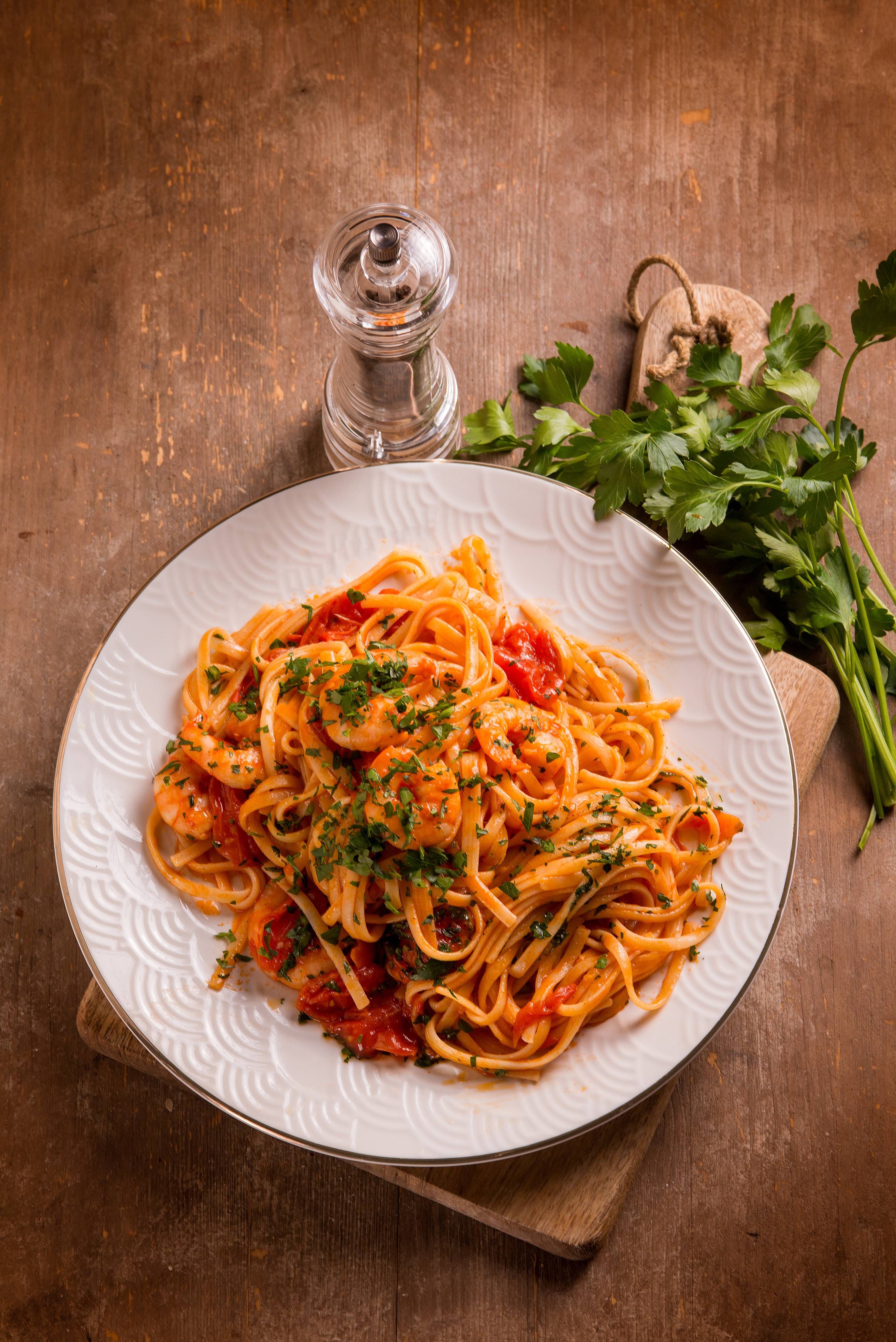 Image of Serve hot, garnished with chopped parsley.