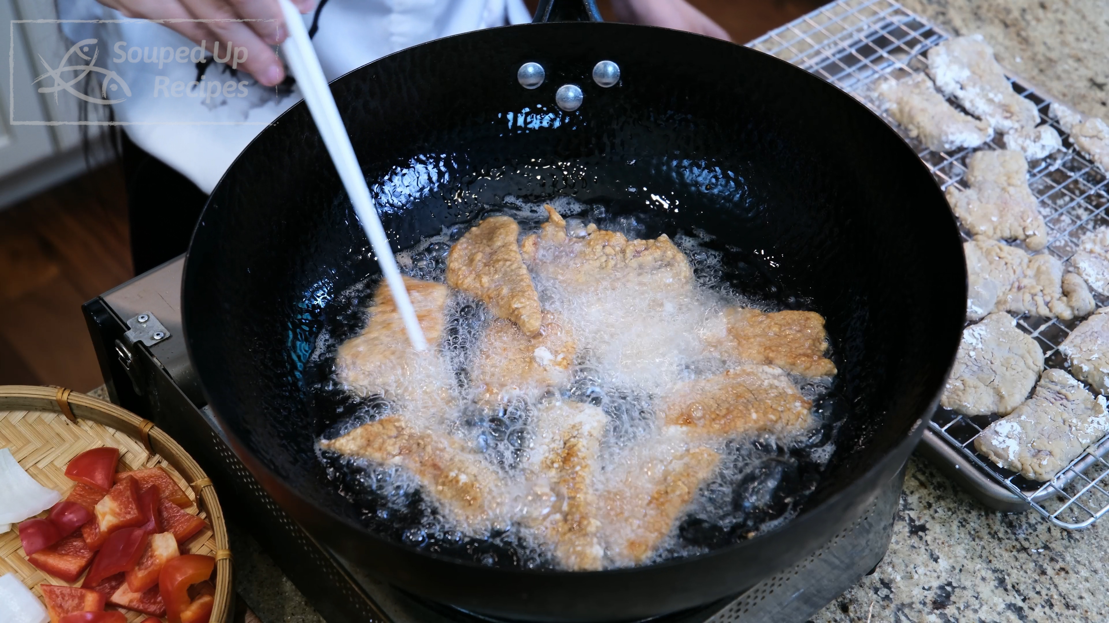 Image of Heat 1 cup of oil in the wok to 400F,...