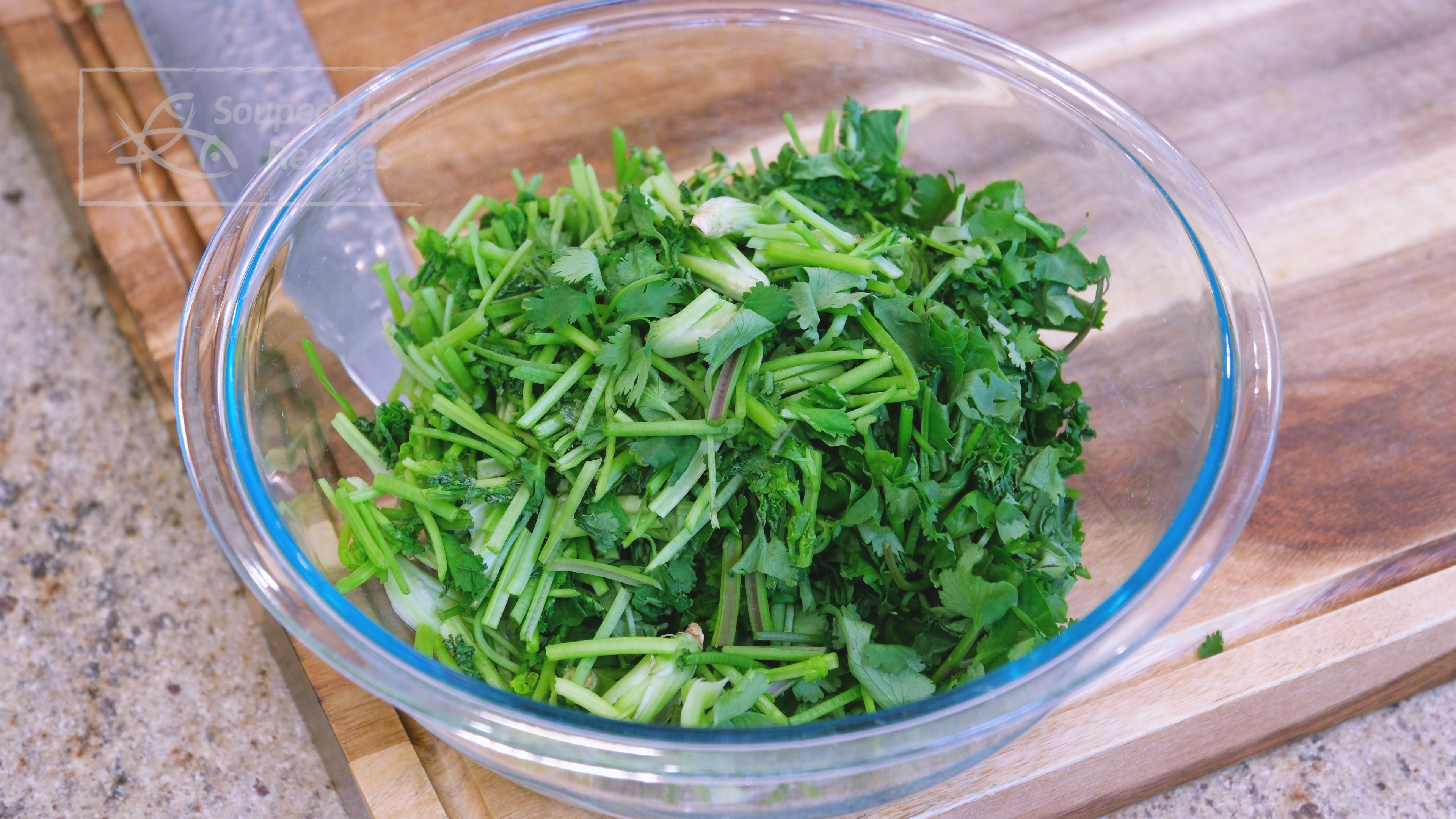 Image of I used 400g / 14oz of cilantro. After dehydration, I...