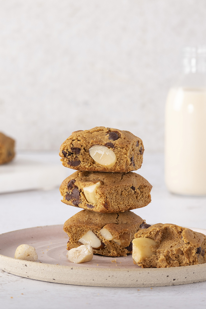 Nutty Blondies with Brazil Nuts & Dark Chocolate