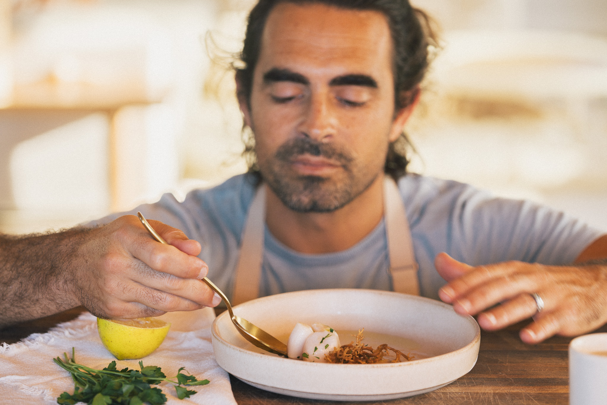 Image of Remove scallops:Once cooked, remove the scallops and place them directly...