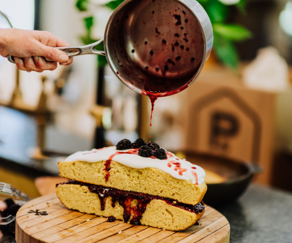 Image of Let compote cool before adding to the cake. 