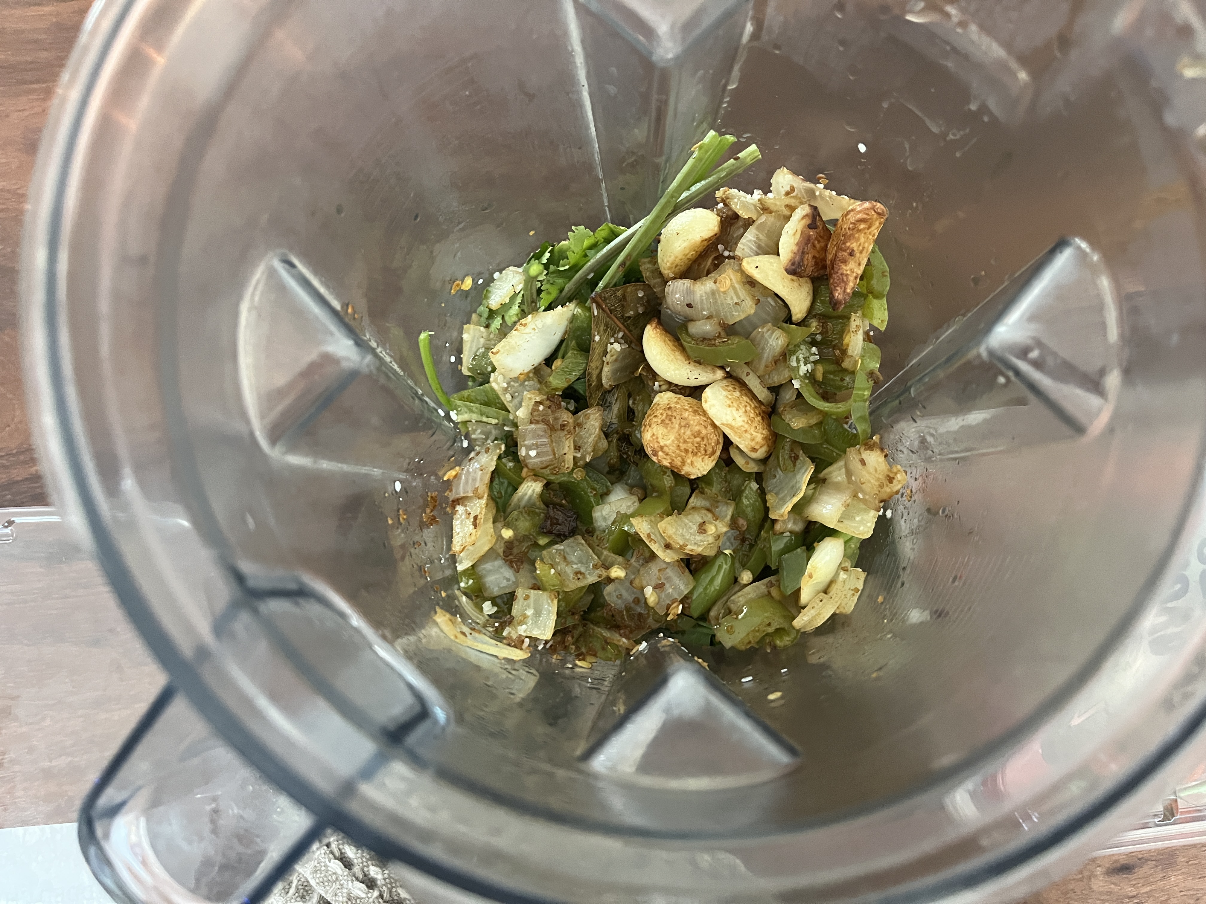 Image of In a large pan over medium heat, heat oil. Add...