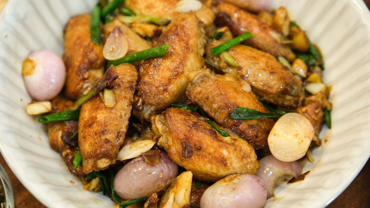 Sand Ginger Seared Chicken Wings In Oyster Sauce