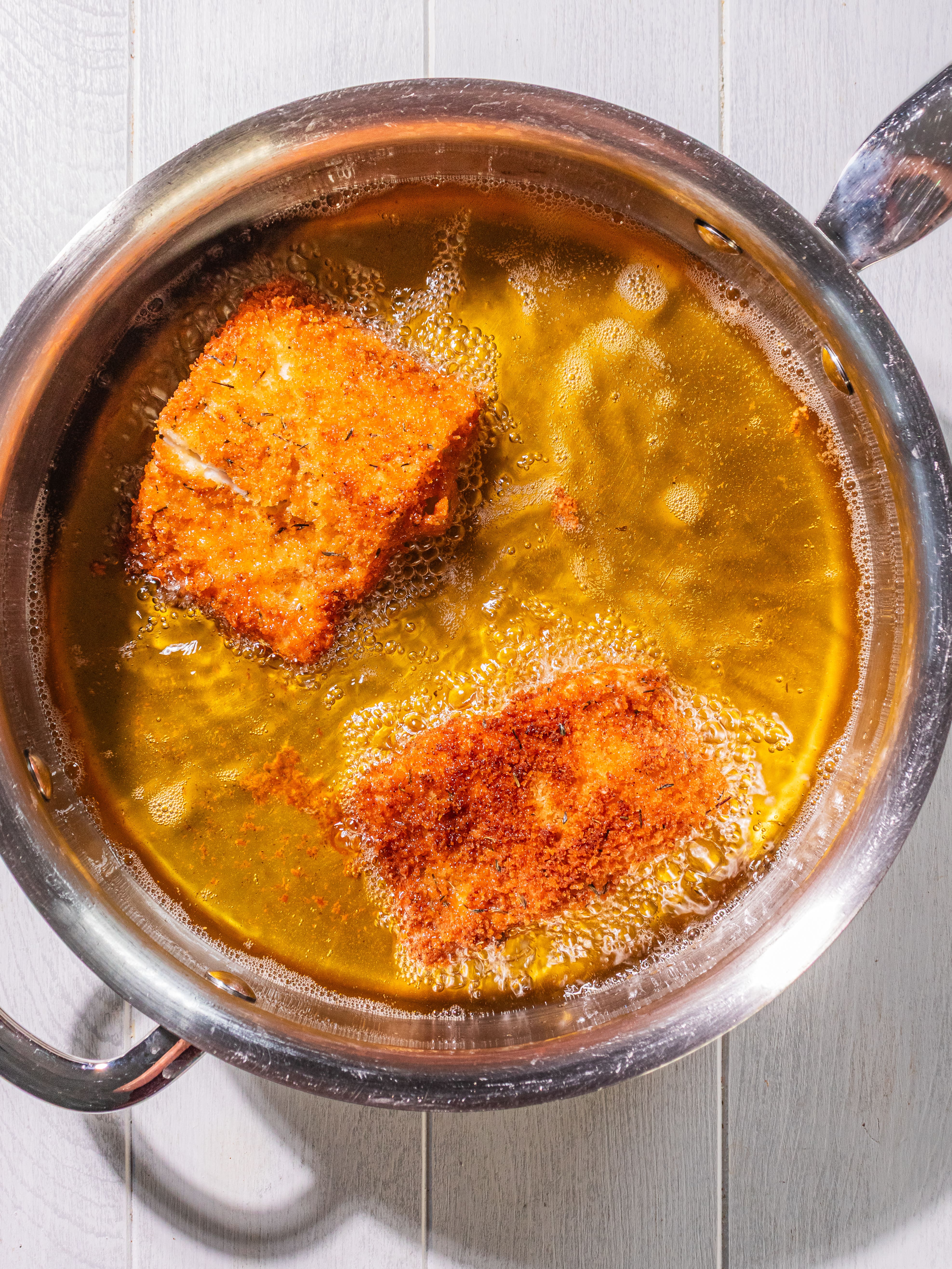 Image of Heat ½ -inch of oil in a deep frying pan....