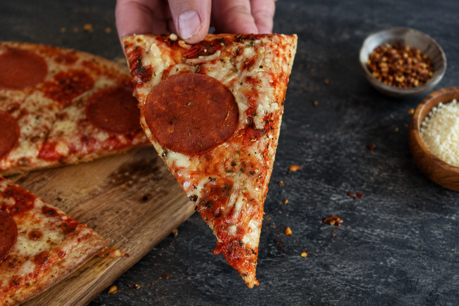 Vegane High Protein Pan-Pizza | Ohne Hefeteig & in 15 Minuten