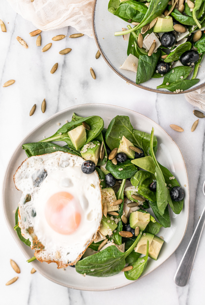 Spinach, Avocado & Blueberry Breakfast Salad