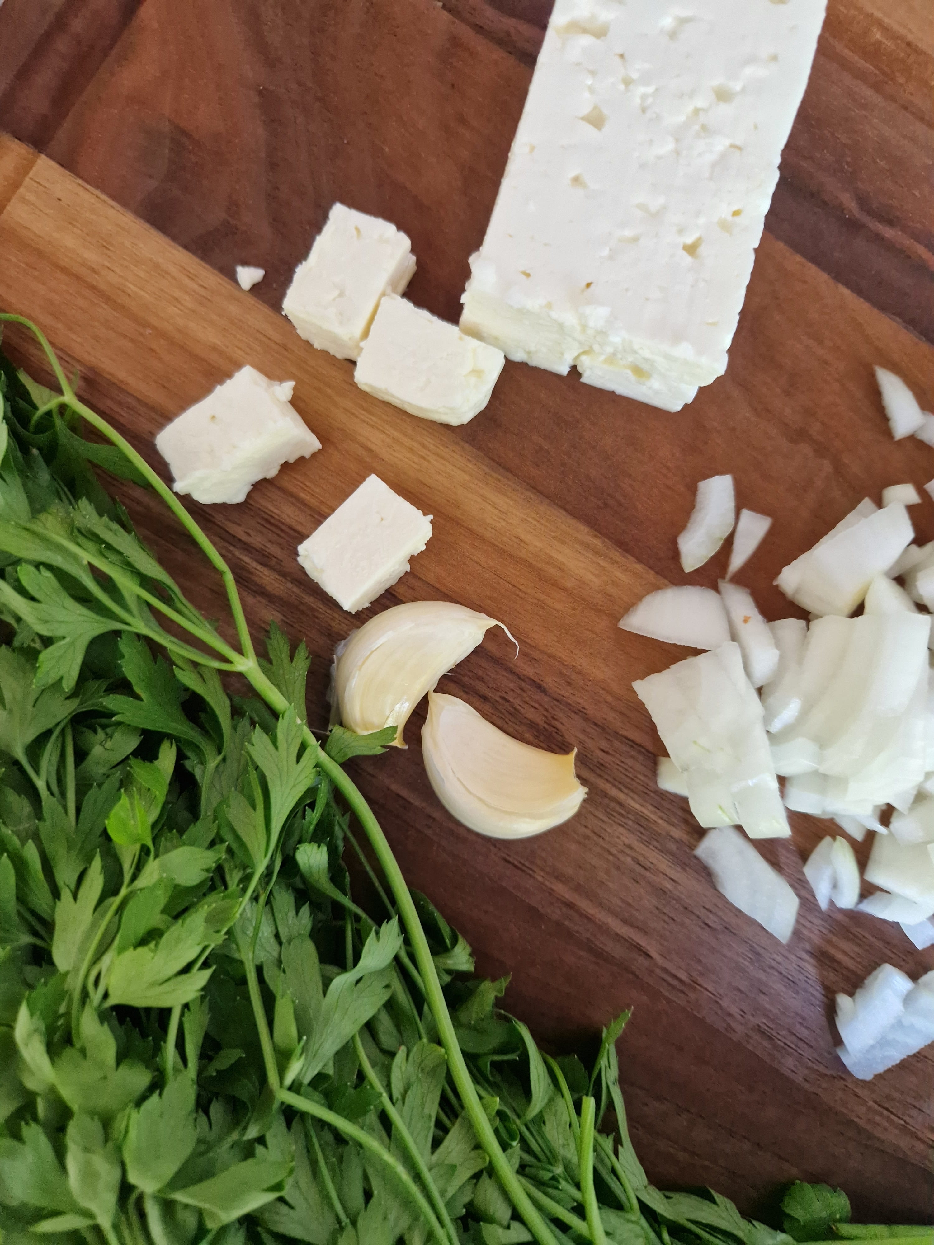 Cut the leek into half-rings and wash it thoroughly. Finely...