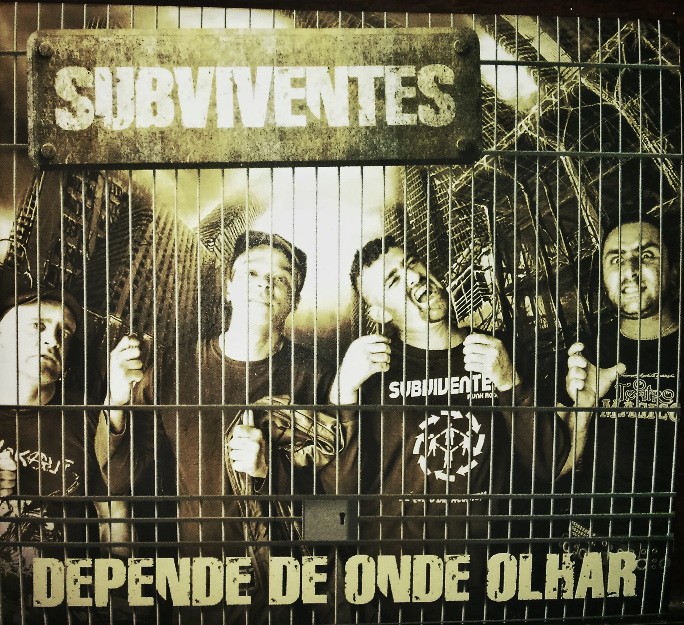 Official album cover art for the release Depende de Onde Olhar by Subviventes