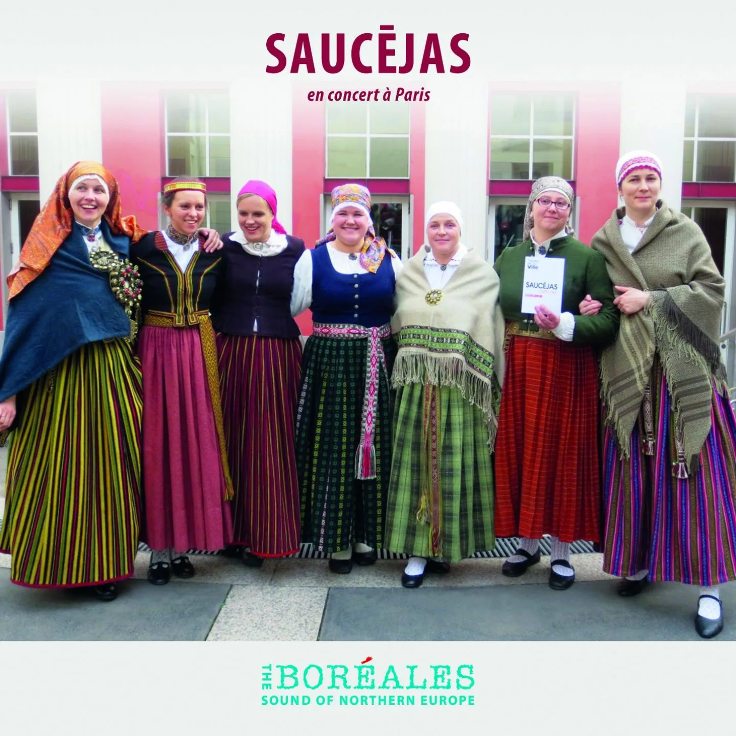 Official album cover art for the release En concert à Paris by Saucējas