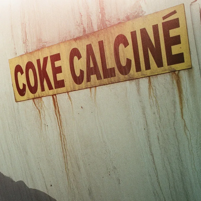 Official album cover art for the release Coke calciné by Orloge Simard