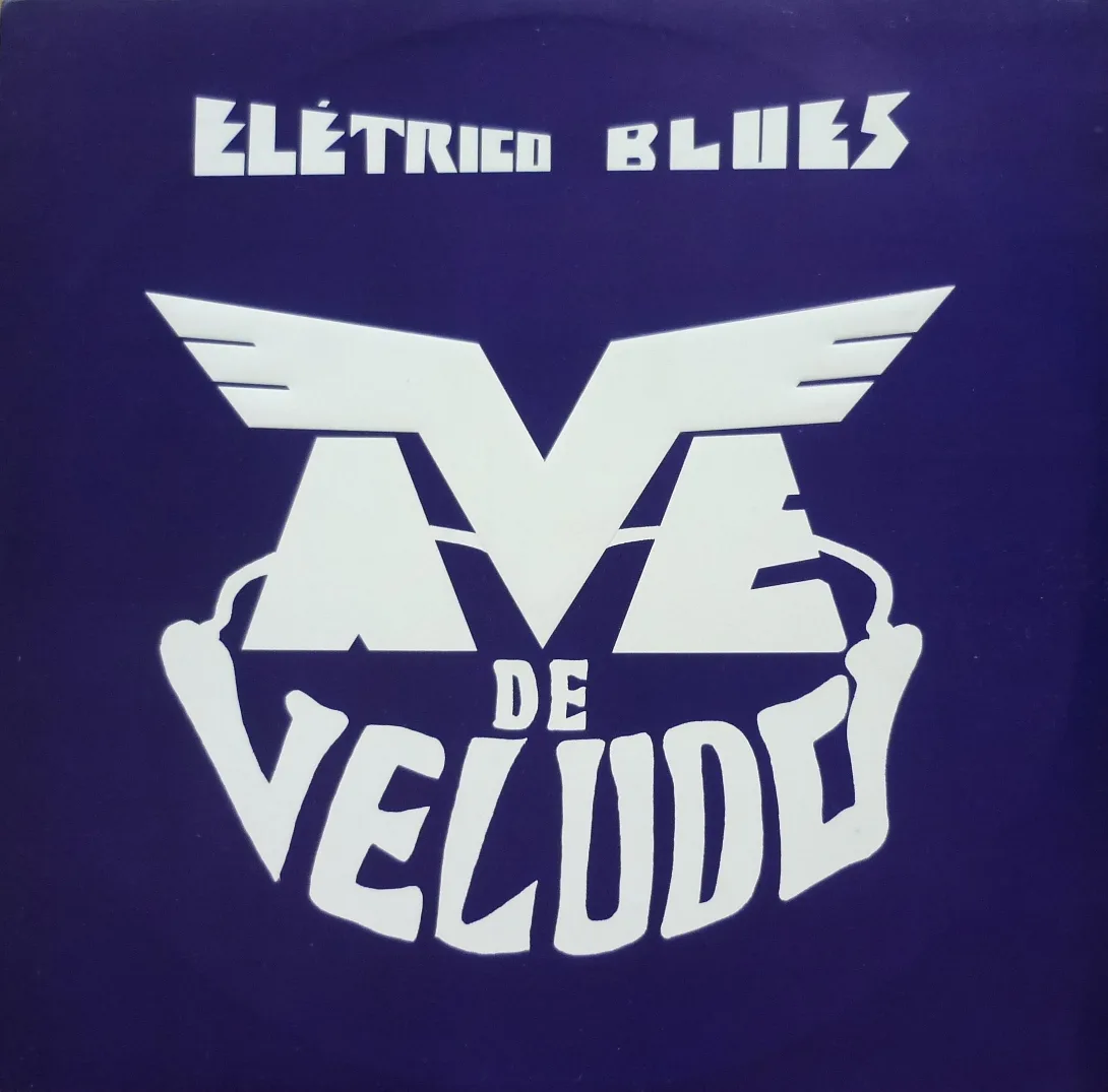 Official album cover art for the release Elétrico blues by Ave de Veludo