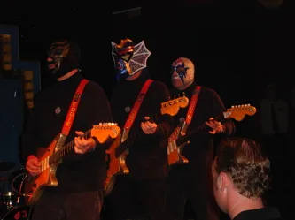Los Straitjackets