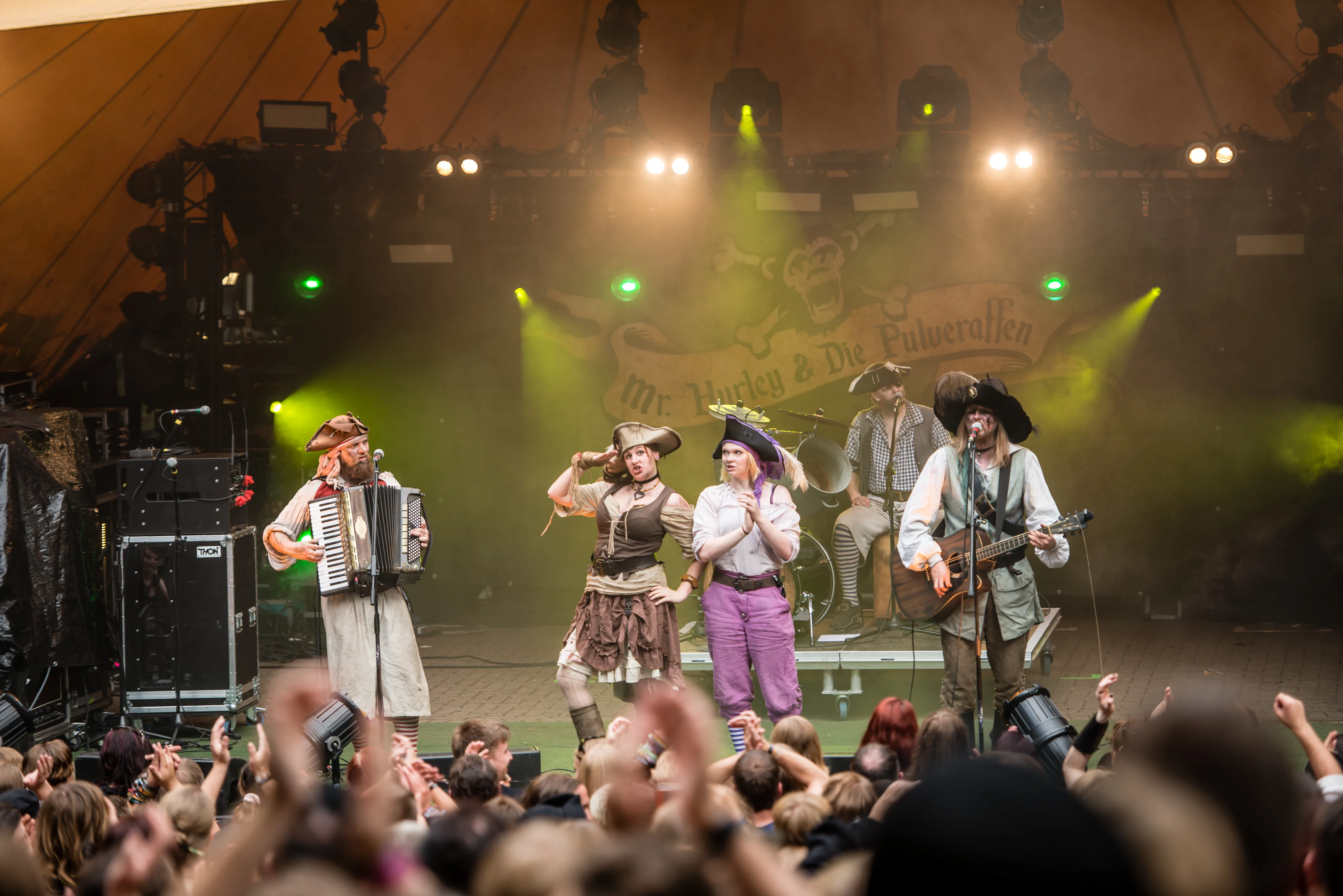 Mr. Hurley & Die Pulveraffen