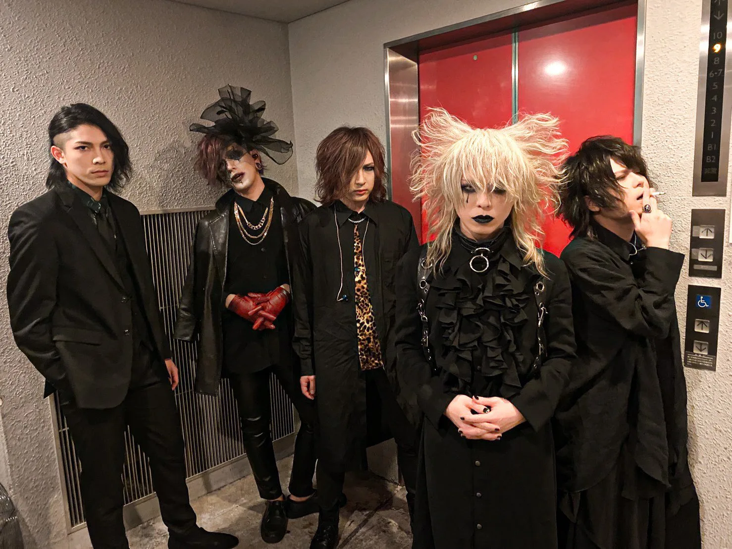 Official promotional archive photo of アルルカン