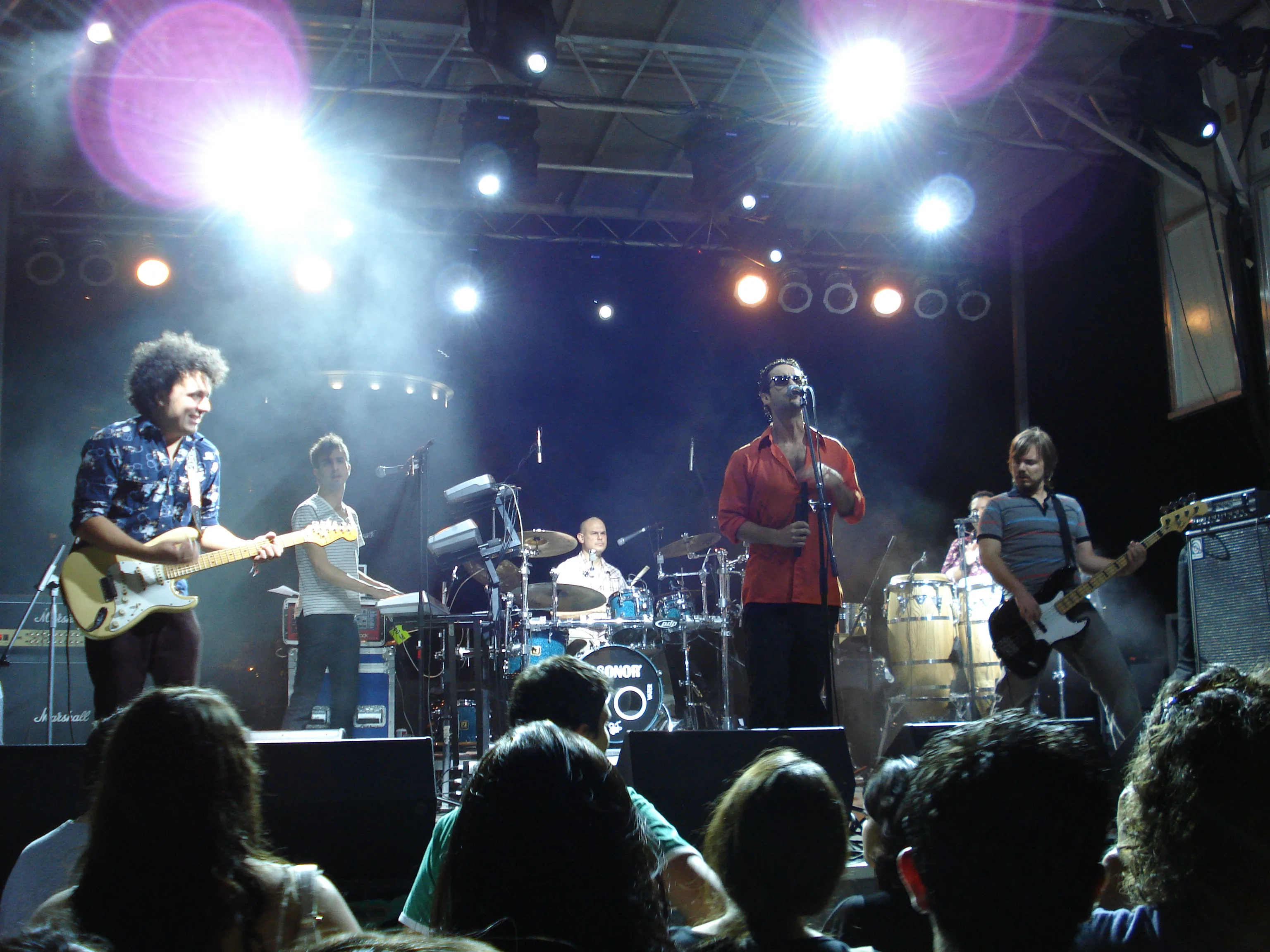 Los Amigos Invisibles