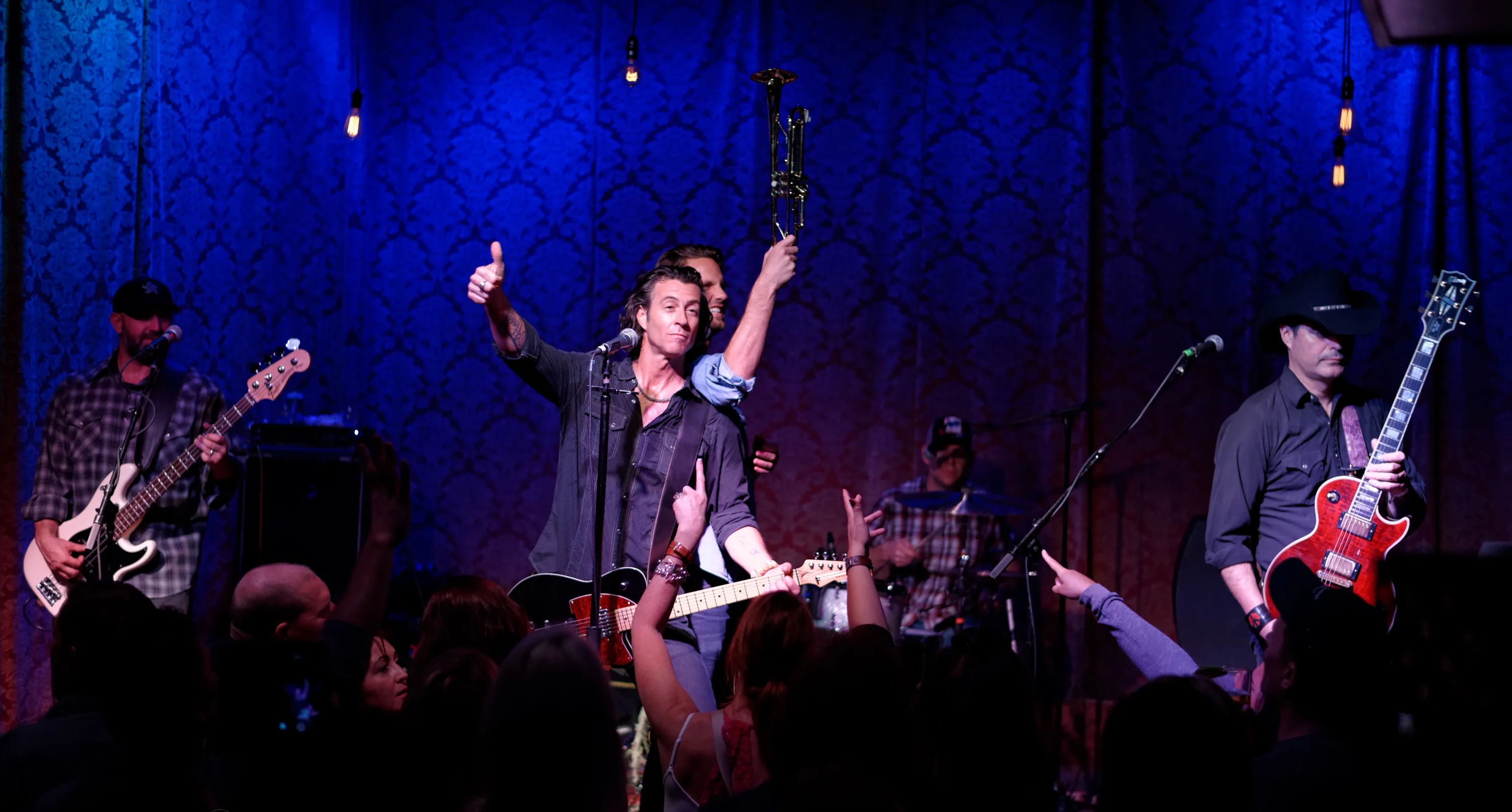 Roger Clyne & the Peacemakers