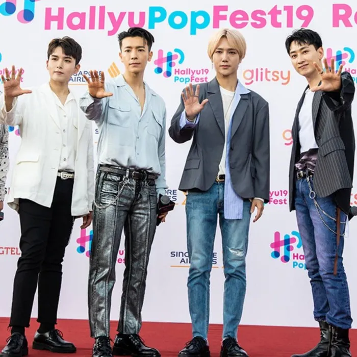 SUPER JUNIOR