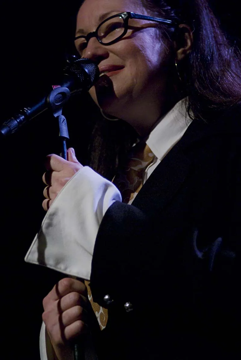 Holly Cole
