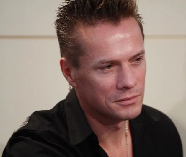 Larry Mullen, Jr.