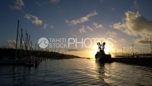 Boats and Sunset  In Port Of Tahiti, Coucher de Soleil, Port de Papeete