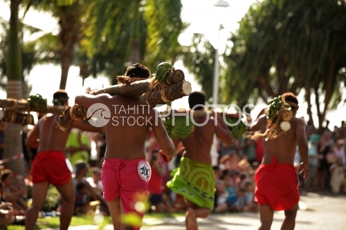 Fruits carrier racing in Papeete