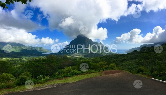 View on Mt Rotui from the belvedere lookout at Moorea